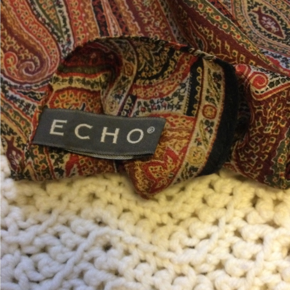 Woman’s Scarf - Picture 3 of 4